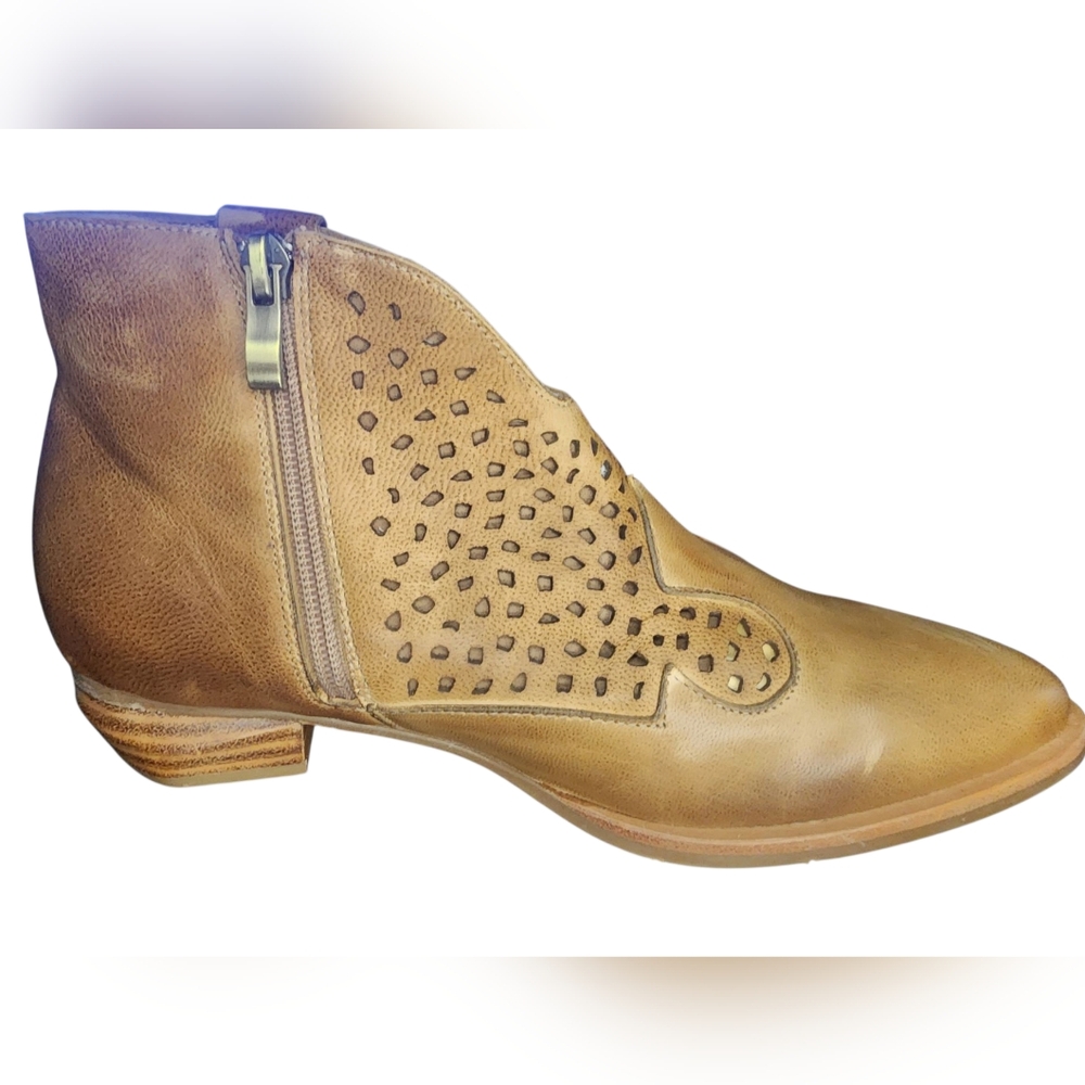Antelope Perforated Ankle Bootie, Womens 38 EU (8-8.5 US) - Picture 4 of 10